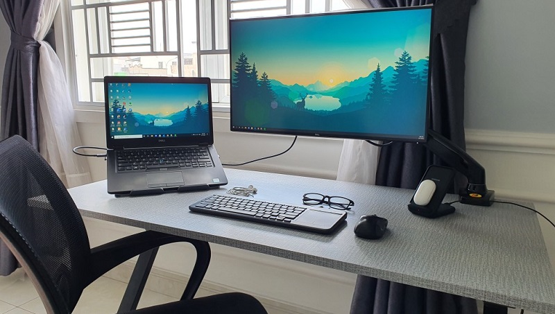 Lắp giá treo một màn hình cho máy tính PC tiết kiệm không gian bàn làm việc, dễ dàng để thêm latop,...