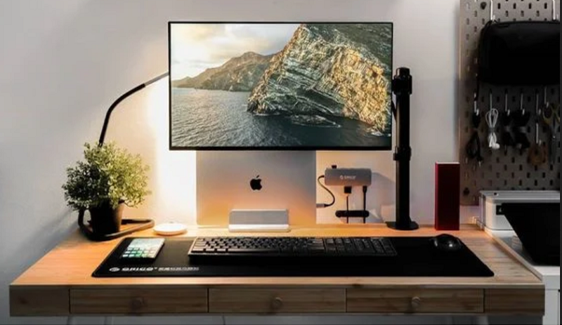 Mẫu giá treo màn hình PC đơn (gắn bàn) với thiết kế vững chắc, cố định
